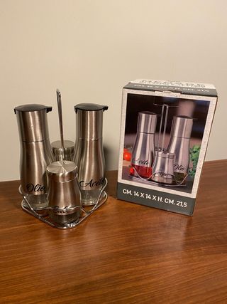Set condimento con Olio Aceto Sale e Pepe
