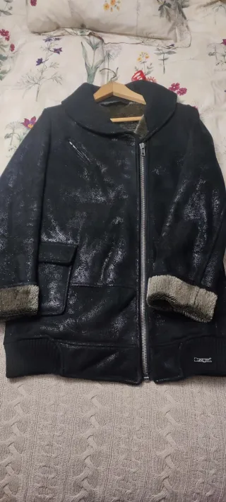 Chaquetón Desigual Piel Vuelta Negro/Gris