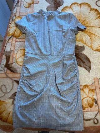 Vestido Zara gris y blanco