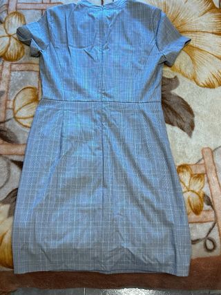 Vestido Zara gris y blanco