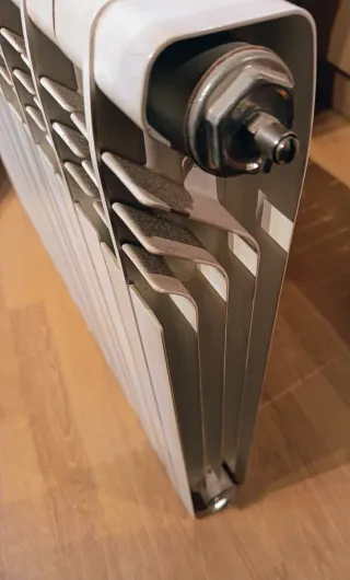 Radiador de agua blanco