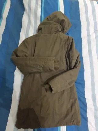 Parka verde con capucha forrada Talla S
