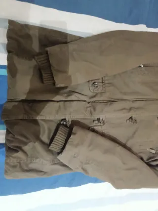 Parka verde con capucha forrada Talla S