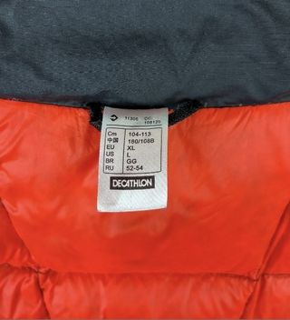 Chaqueta Plumas Hombre Quechua Negra y Roja