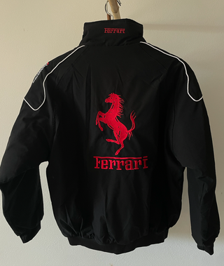 Chaqueta Ferrari F1 Negra Roja Bordada Premium