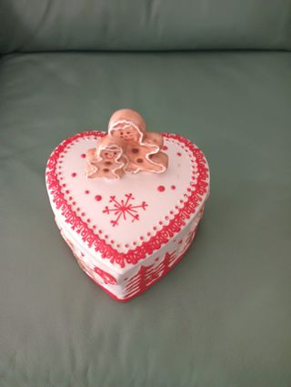 Porta biscotti natalizio a cuore con omini