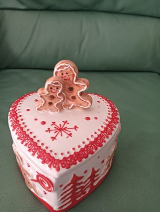 Porta biscotti natalizio a cuore con omini