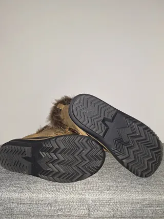 Botas de Nieve Beige y Negras con pelo