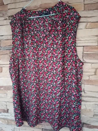Blusa sin mangas floral talla grande