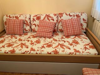 Conjunto Muebles Sala: Sofá y Mesa