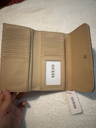 Portafogli Guess Marrone con Lucchetto Dorato