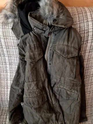 Parka Nueva con Capucha y Forro