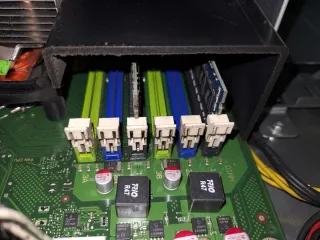 Servidor Fujitsu PRIMERGY TX150 S7 NAS. 8gb ram.