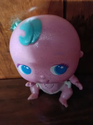 Muñeca bellies brillante.