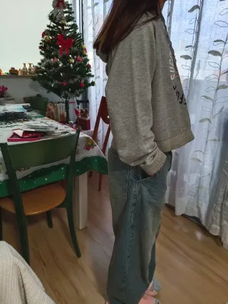 Sudadera de chica, juvenil gris con estampado