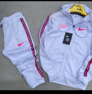 Conjunto Deportivo Nike Gris y Negro