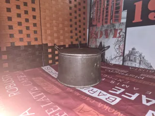 Rustidera antigua de metal