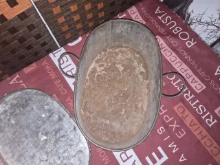 Rustidera antigua de metal