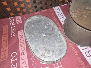 Rustidera antigua de metal