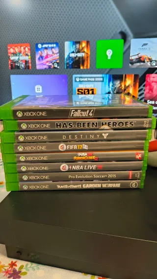 Xbox One X hard disk 1 TB con giochi