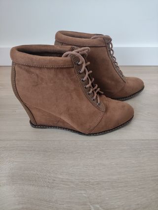 Botines cuña ante T.39