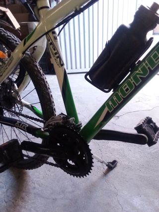 Bicicleta Mondraker Verde y Blanca