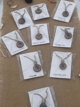 Colgantes Runas Artesanales