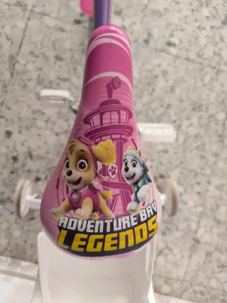 Se vende Bici Patrulla Canina 16 pulgadas Morada