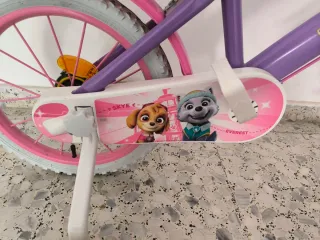 Se vende Bici Patrulla Canina 16 pulgadas Morada