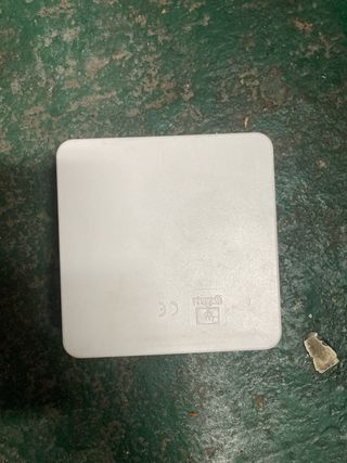 Caja de registro blanca