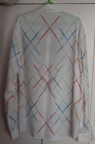 Camisa blanca estampada rombos