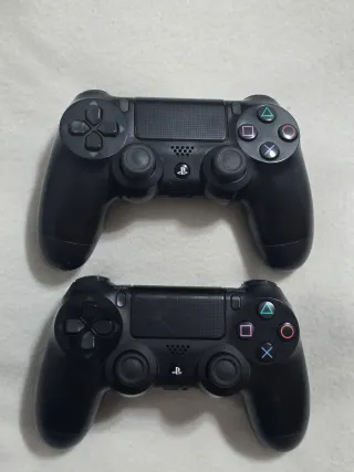 Pacchetto di 2 controller PS4 (PlayStation 4)