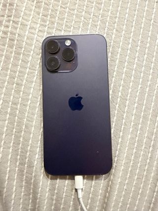 iPhone 14 Pro Max viola