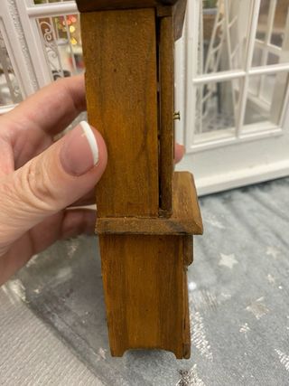 Mobile per casa delle bambole in legno