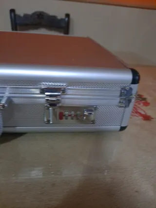 Valigetta di coltelli nuovi, mai usati