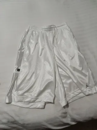 Lote de dos calzonas + una camiseta de baloncesto