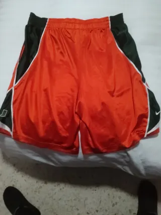 Lote de dos calzonas + una camiseta de baloncesto