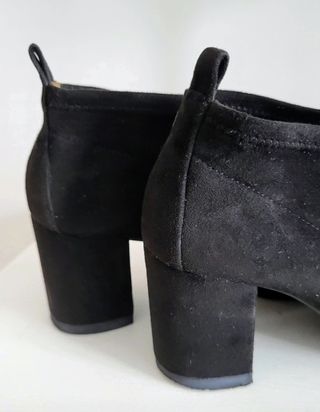 Divinos botines negros .37. Unisa.