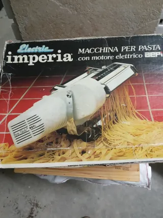 Macchina per pasta con motorino elettrico