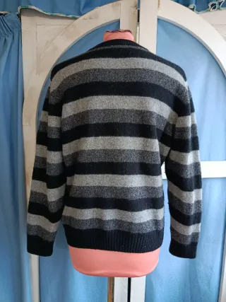 Jersey cuello pico rayas negro y gris