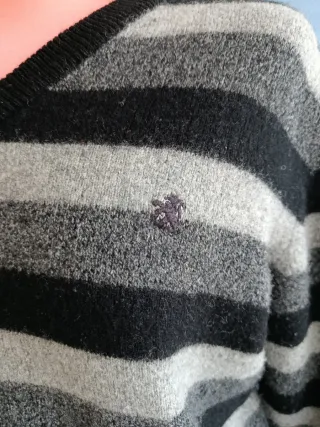 Jersey cuello pico rayas negro y gris