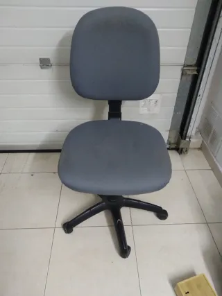 Silla de oficina con ruedas
