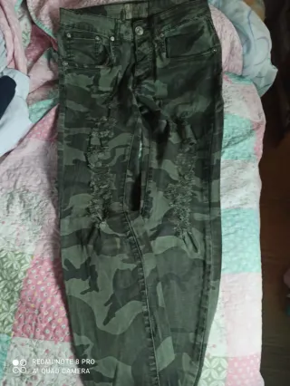 Pantalón vaquero camuflaje hombre