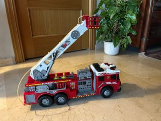 Camión de Bomberos con Escalera Extensible