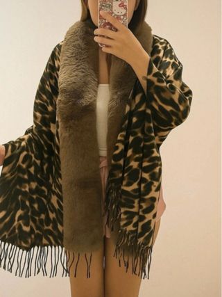Capa Poncho Leopardo Negro Marrón M con etiqueta