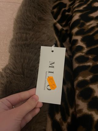 Capa Poncho Leopardo Negro Marrón M con etiqueta