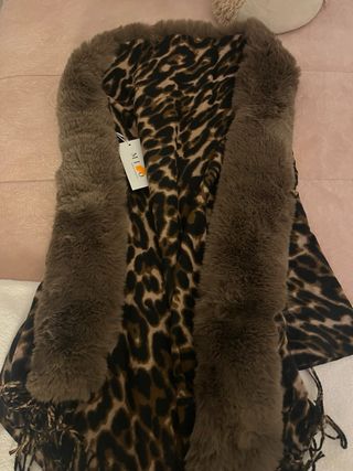 Capa Poncho Leopardo Negro Marrón M con etiqueta