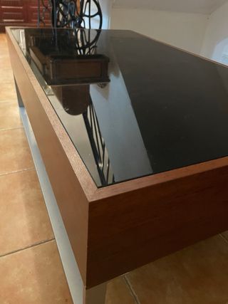 Mesa baja cristal y madera