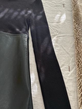 Vestido Zara Negro Manga Larga Efecto Piel