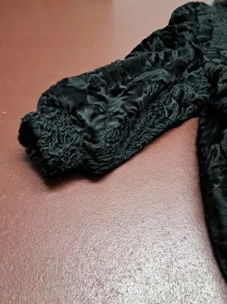 Chaquetón de astracán negro y gris